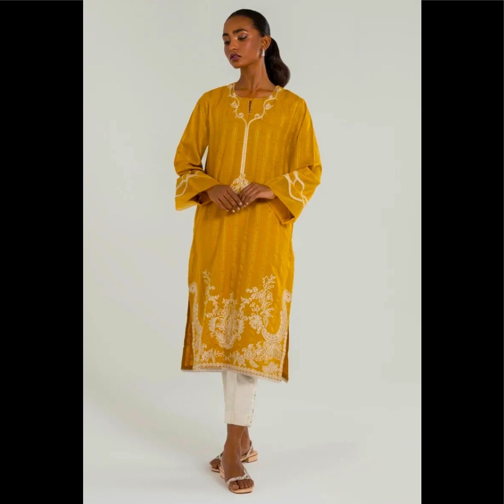 Sana Safinaz Brand New with Original Tags attached XL Mustard Kurta!